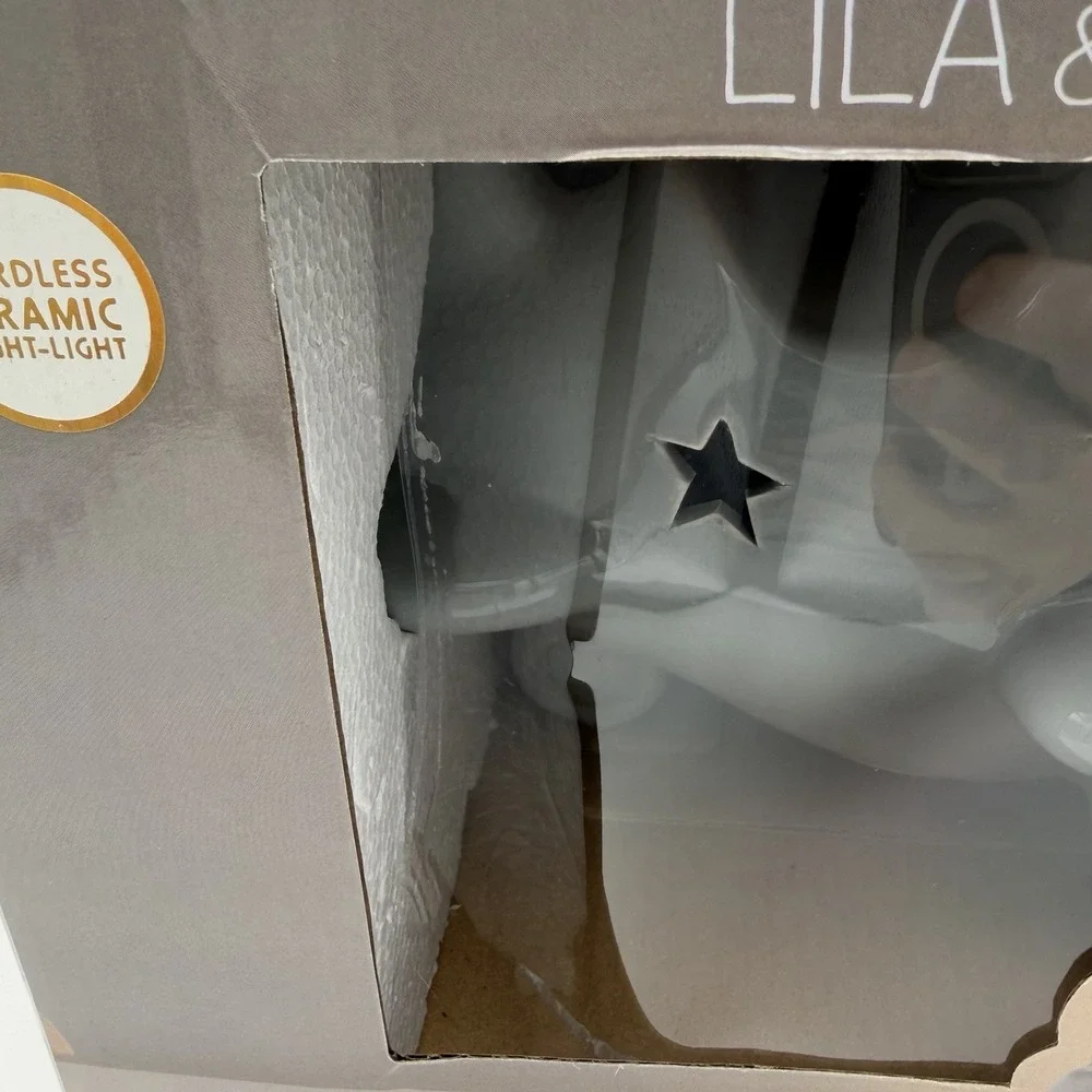 Lila and Jack Baby Airplane Night Light Cordless Ceramic Gray uses AAA Batteries